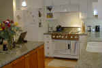 w_kitchen_stove.jpg (30538 bytes)